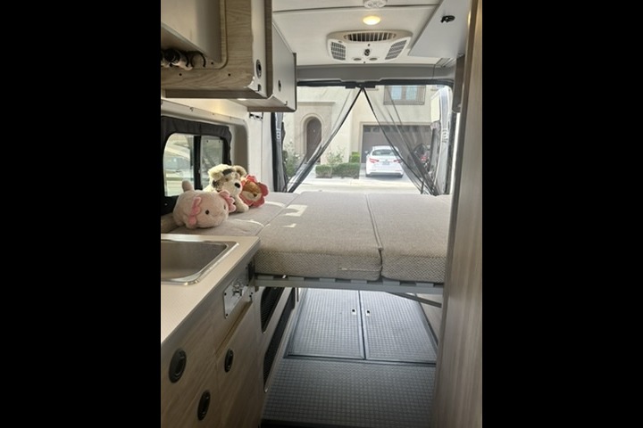 Ray's Winnebago 2022 Winnebago Solis – Sleeps 4 | Easy-to-Drive Camper Class B