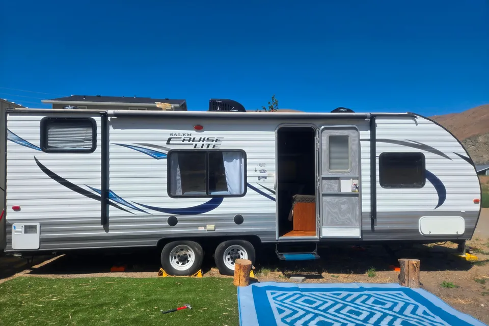 Happy Glamper Camper