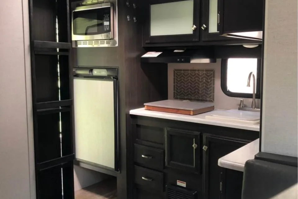 Venture Sonic Travel Trailer