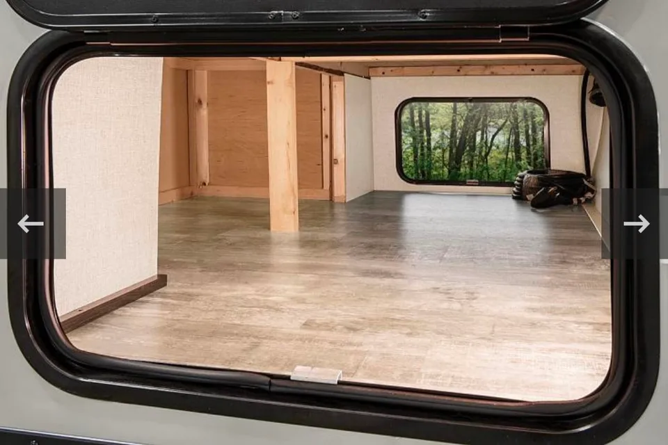 Venture Sonic Travel Trailer