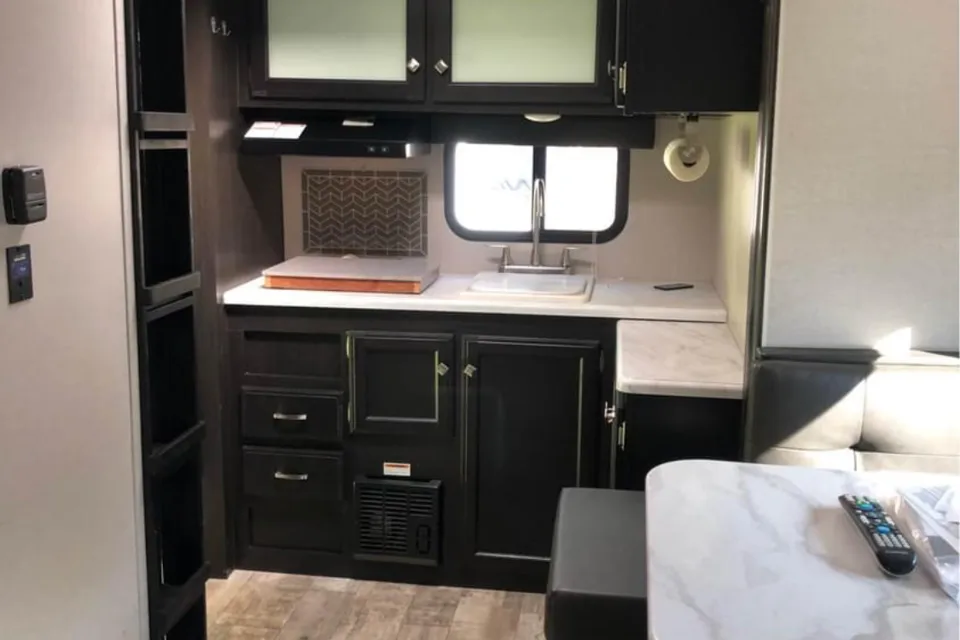 Venture Sonic Travel Trailer