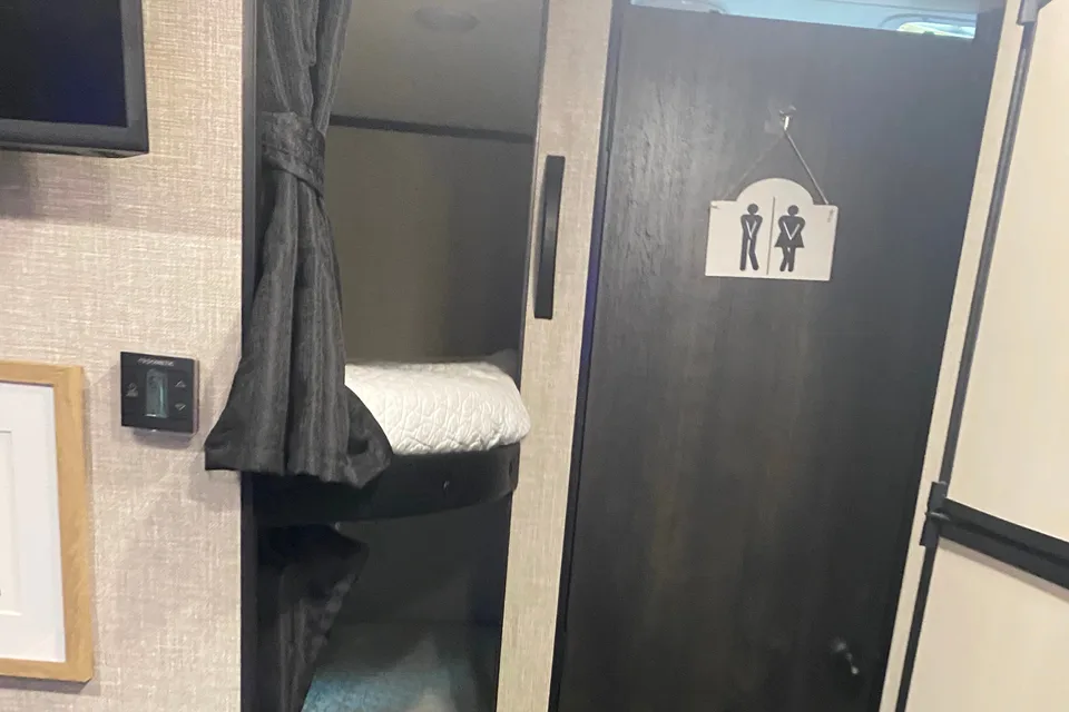 Bud n Sissy Bunkhouse