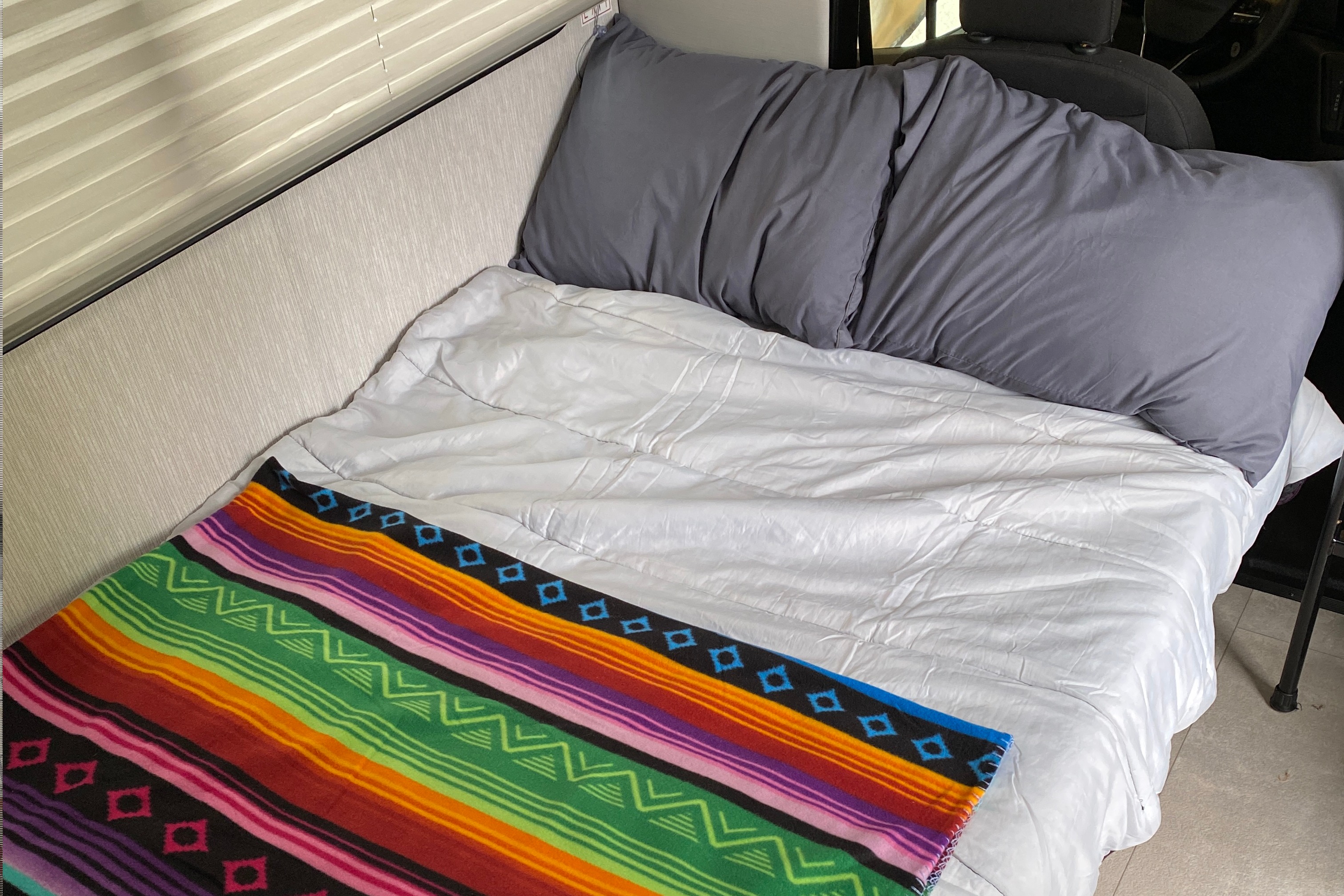 Meet Calvin! DISCOUNT FOR FIRST RESPONDERS, MILITARY AND NURSES! Easy Driving, Family Friendly, Solar Home Away From Home!