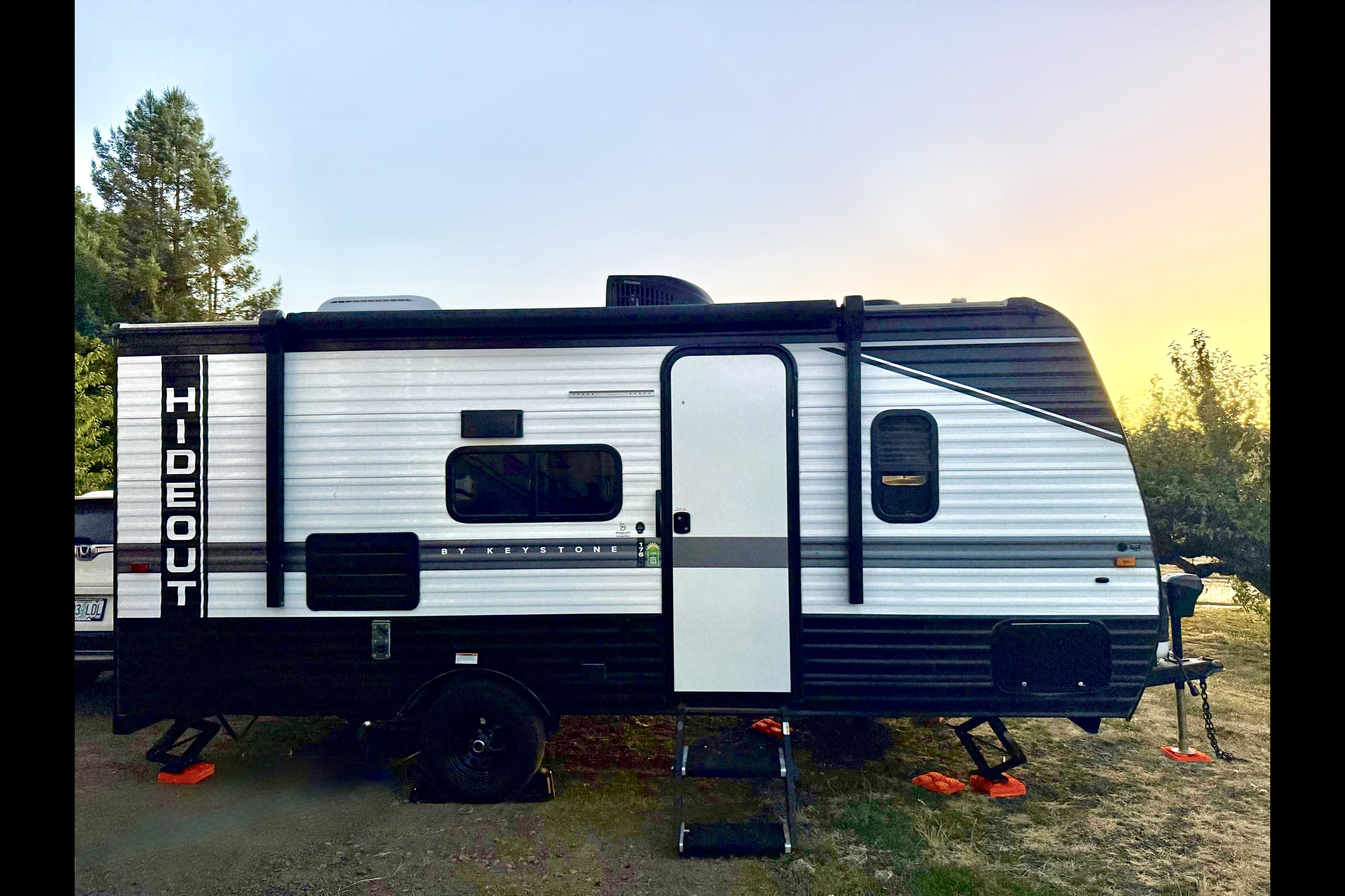 Baker's Keystone Hideout 176BH Travel Trailer