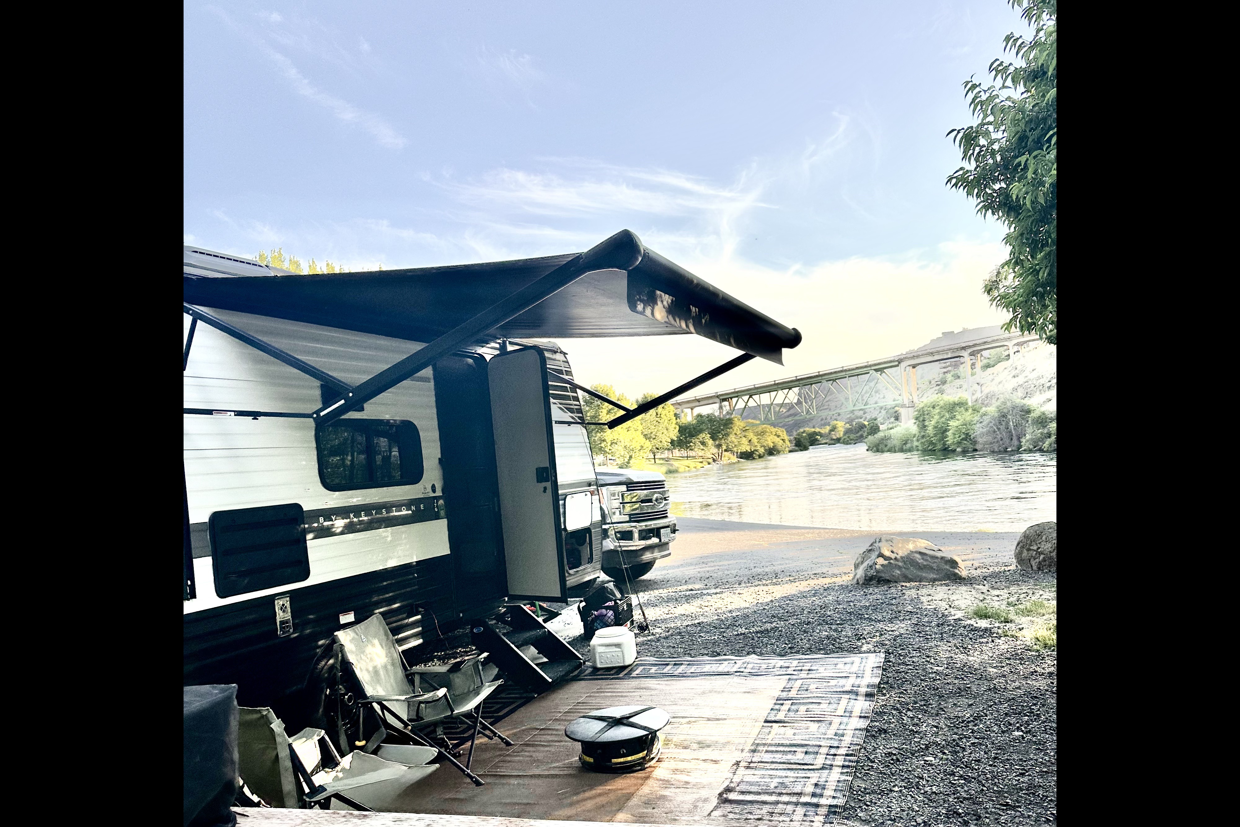 Baker's Keystone Hideout 176BH Travel Trailer