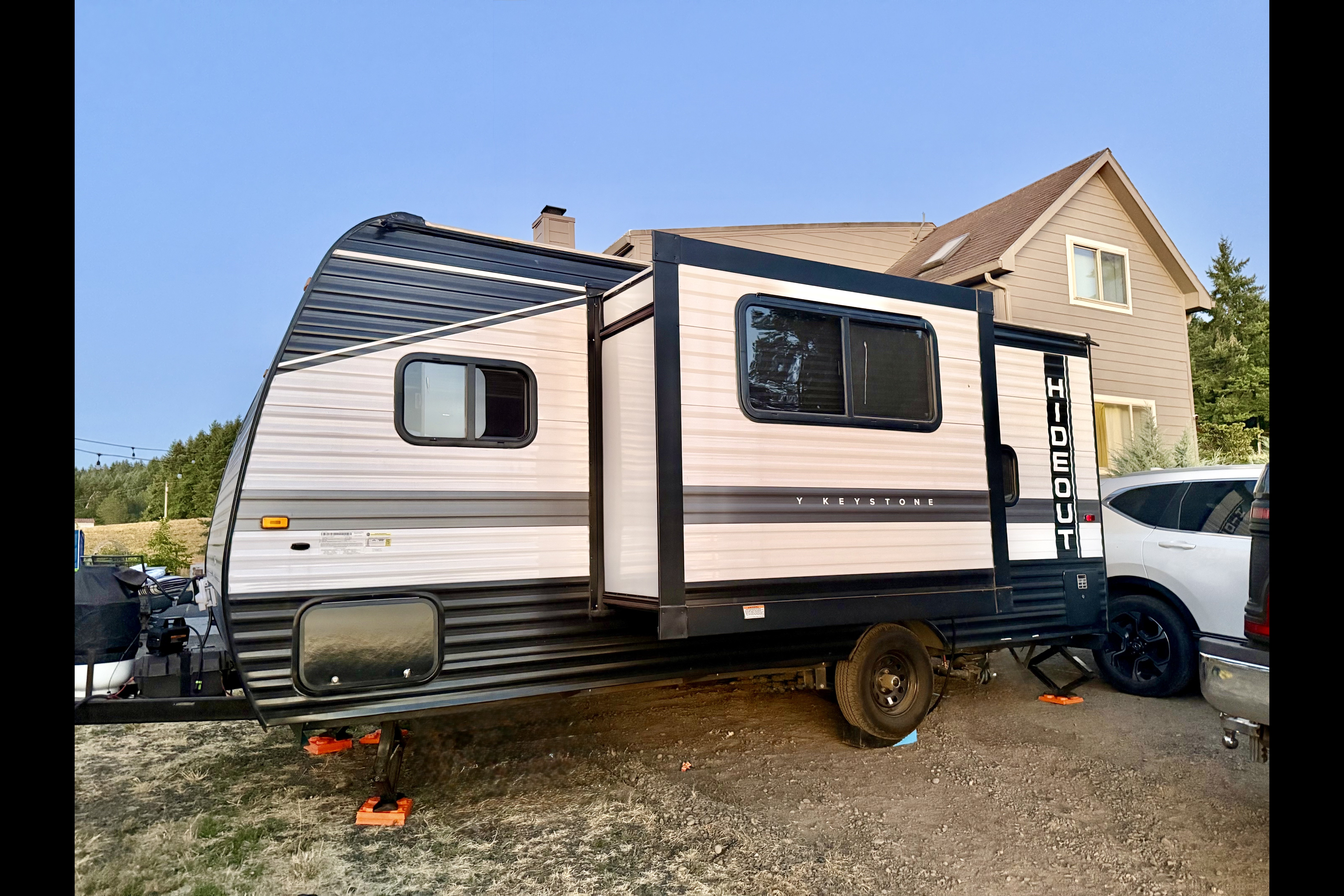 Baker's Keystone Hideout 176BH Travel Trailer