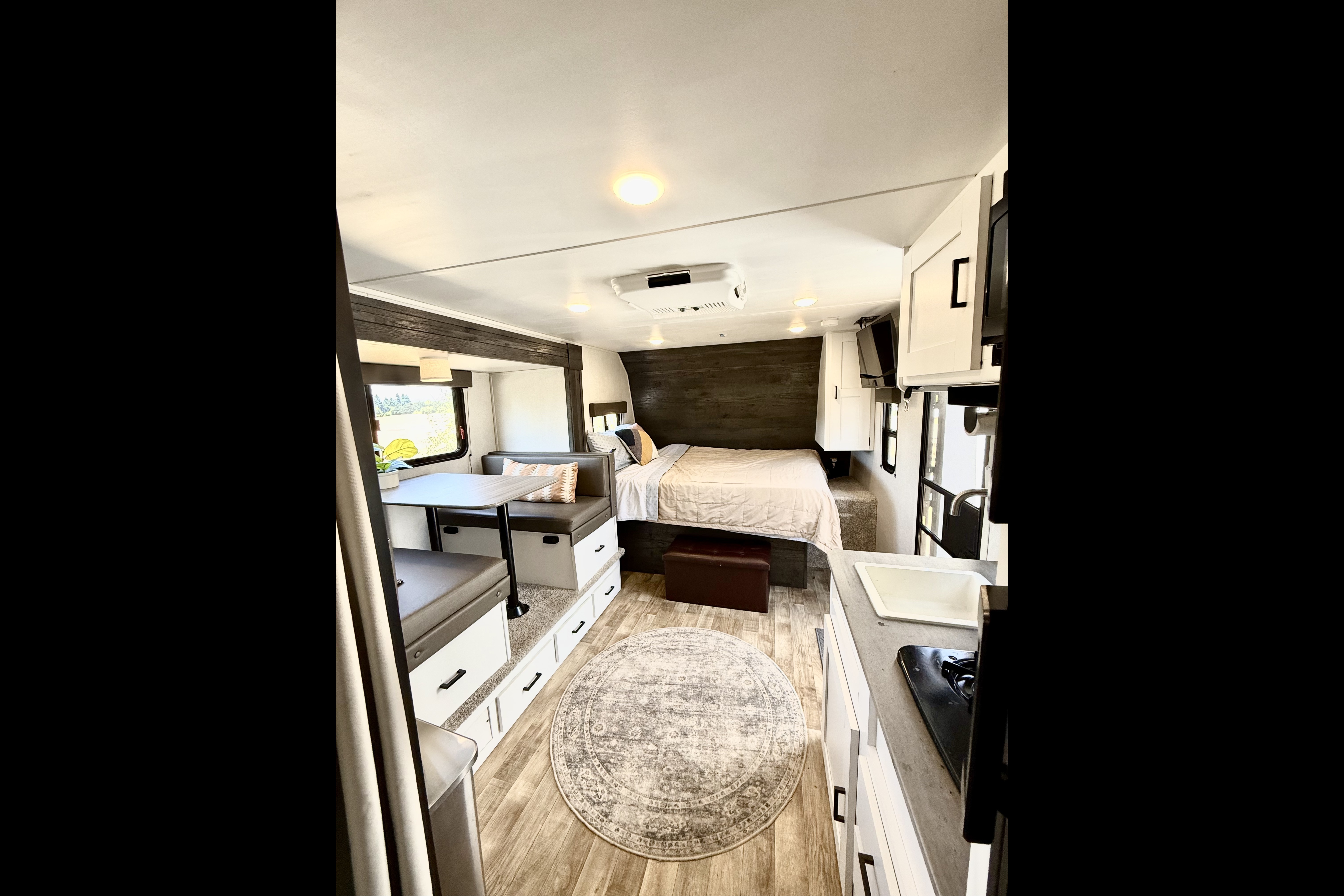 Baker's Keystone Hideout 176BH Travel Trailer