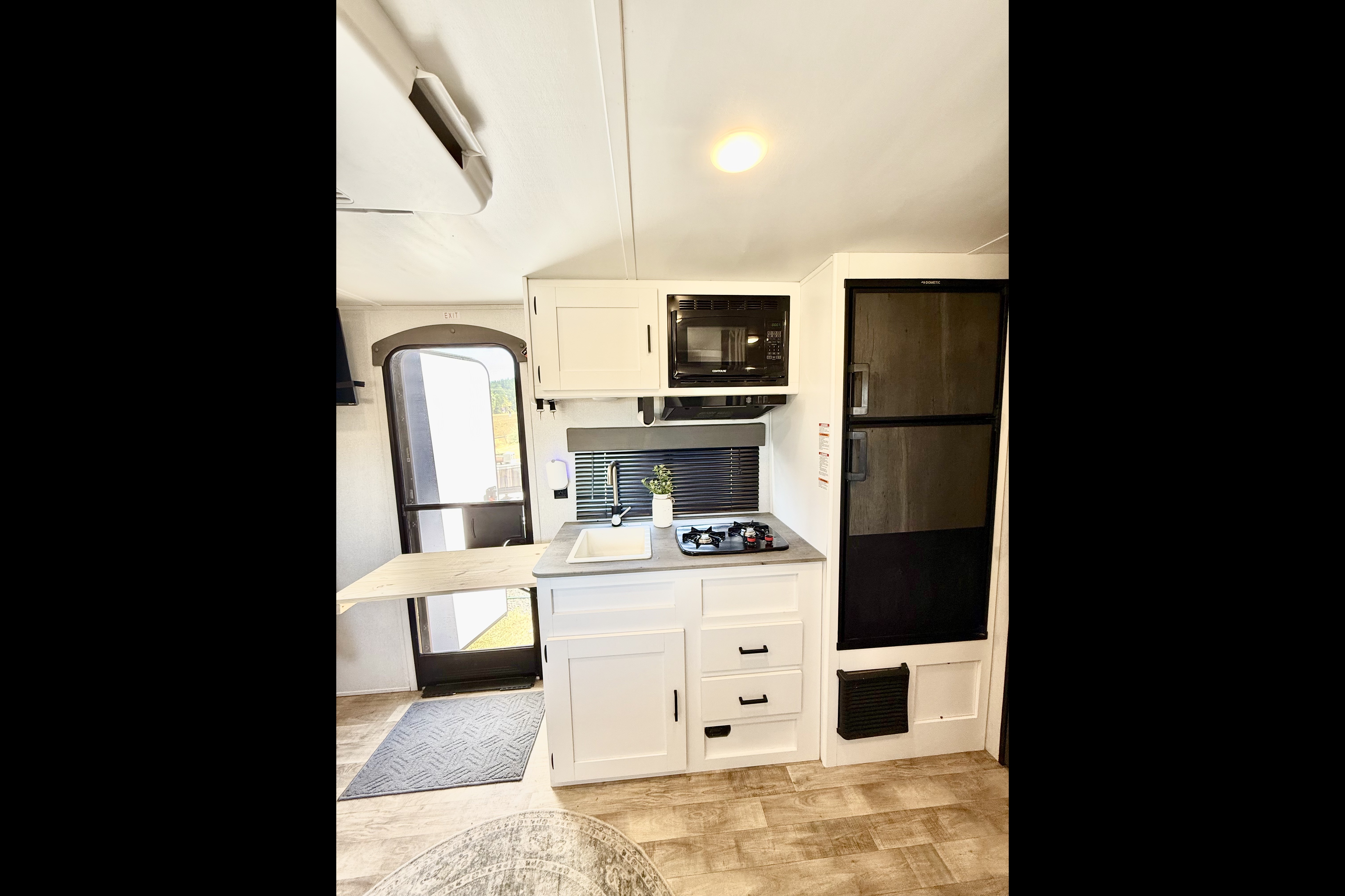 Baker's Keystone Hideout 176BH Travel Trailer