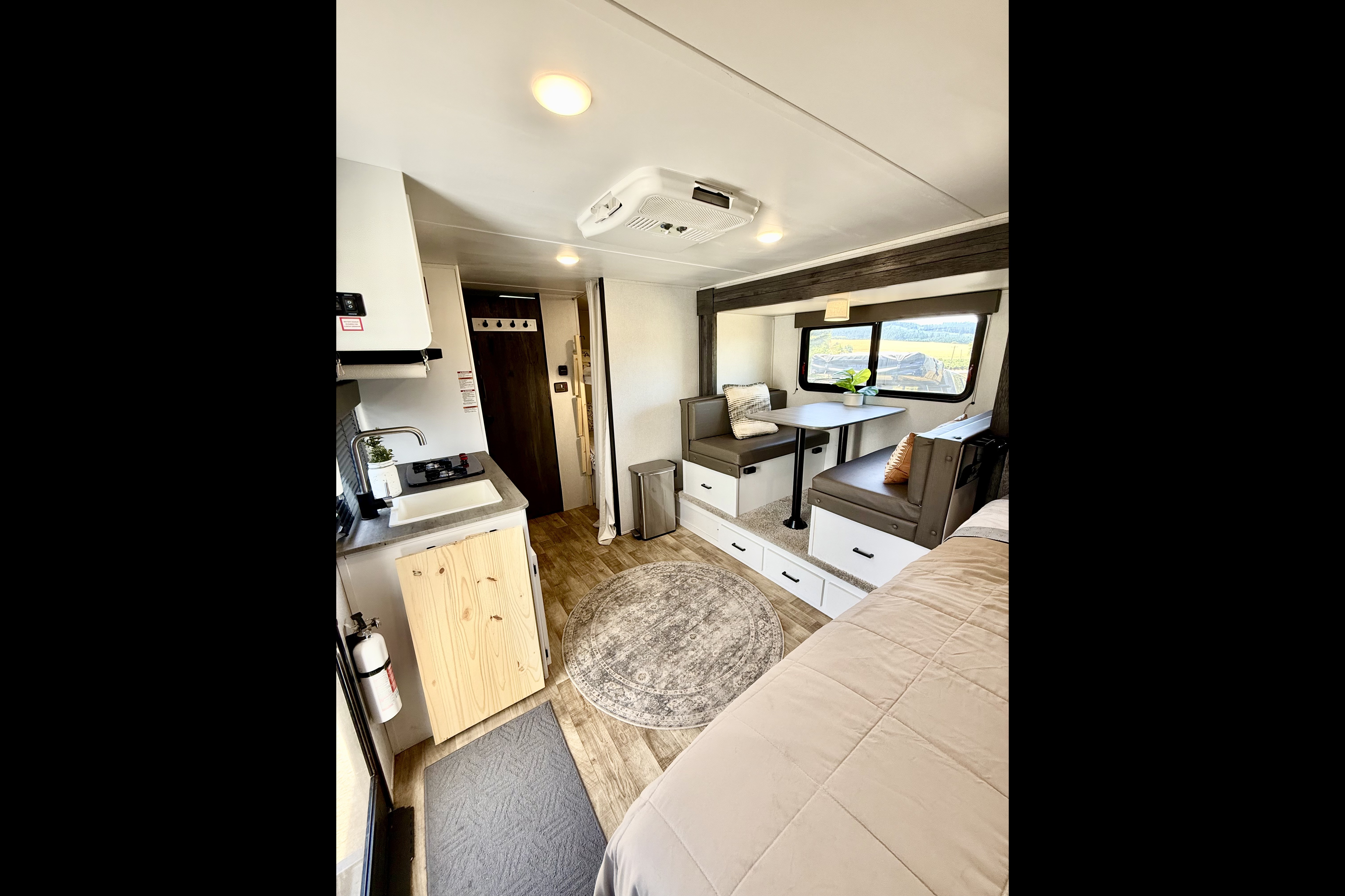 Baker's Keystone Hideout 176BH Travel Trailer