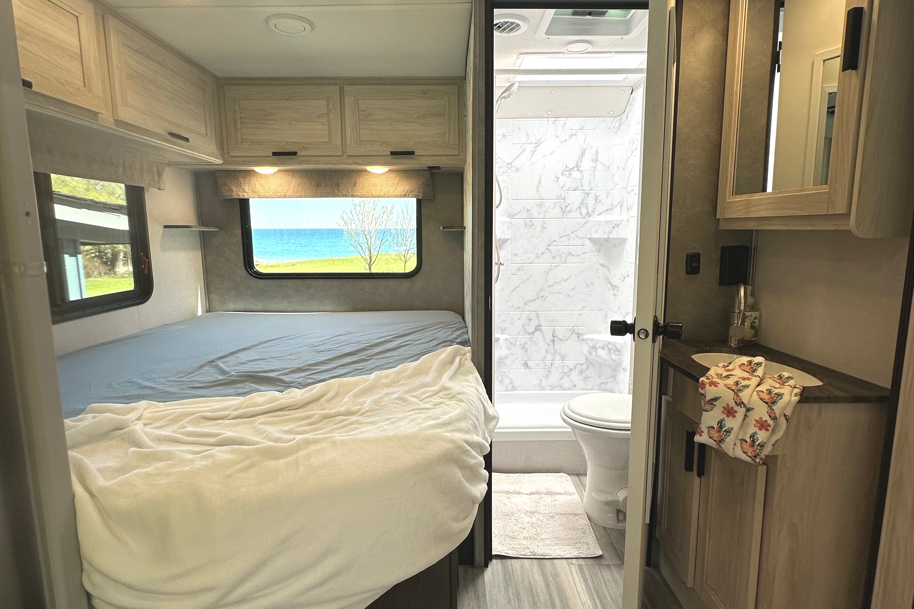 SUNNY the Bright Beautiful Sunseeker (Class C)