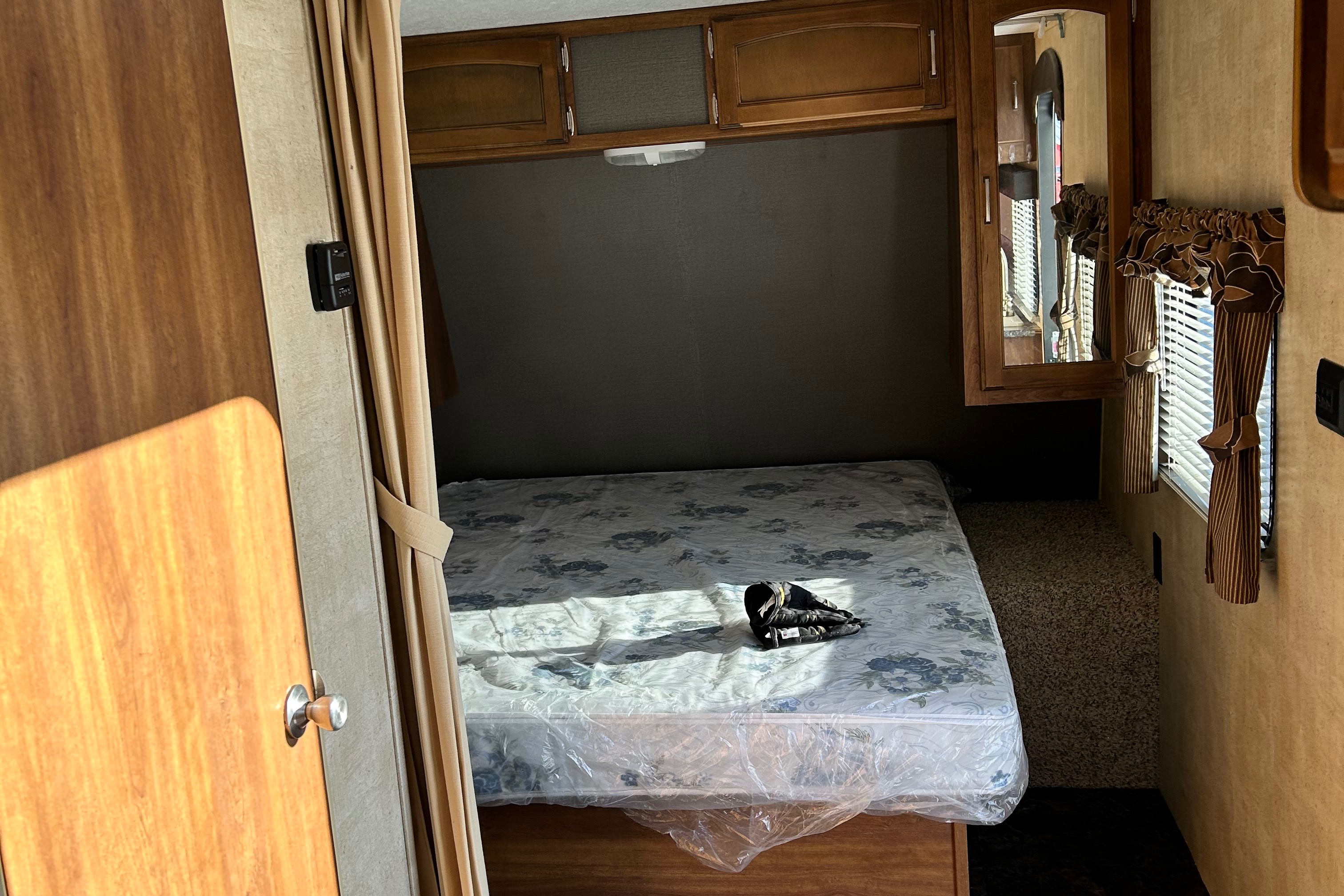 Douglas's Keystone 202QBWE Travel Trailer