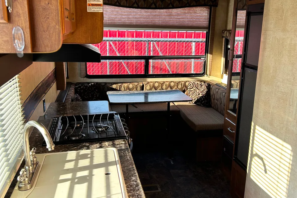 Douglas's Keystone 202QBWE Travel Trailer