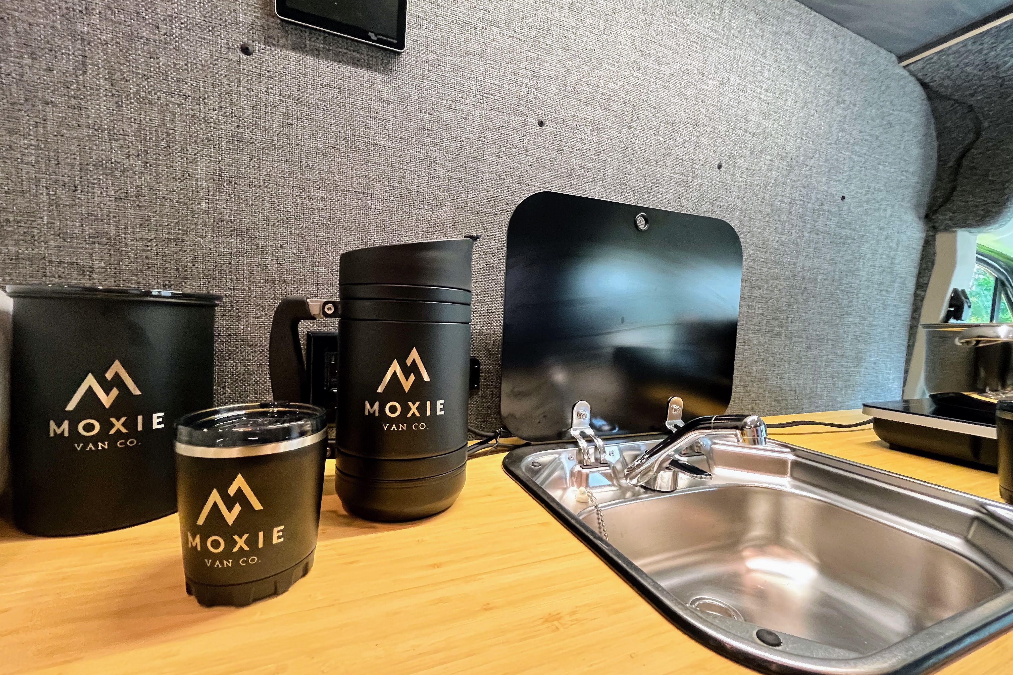 4x4 Moxie Adventure Van, Off-Grid Electric, Heat & AC, Get Outdoors!