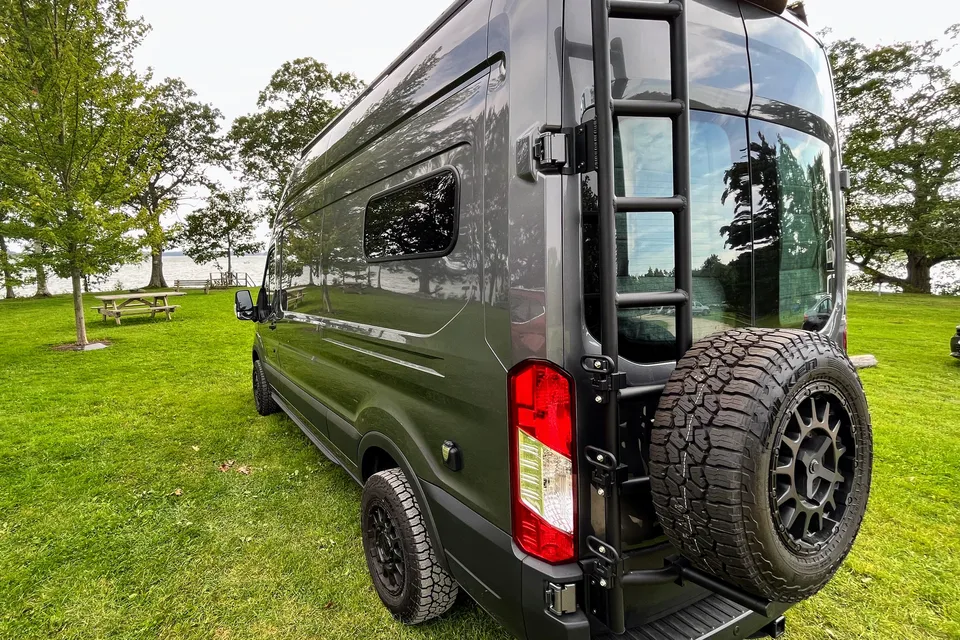 4x4 Moxie Adventure Van, Off-Grid Electric, Heat & AC, Get Outdoors!