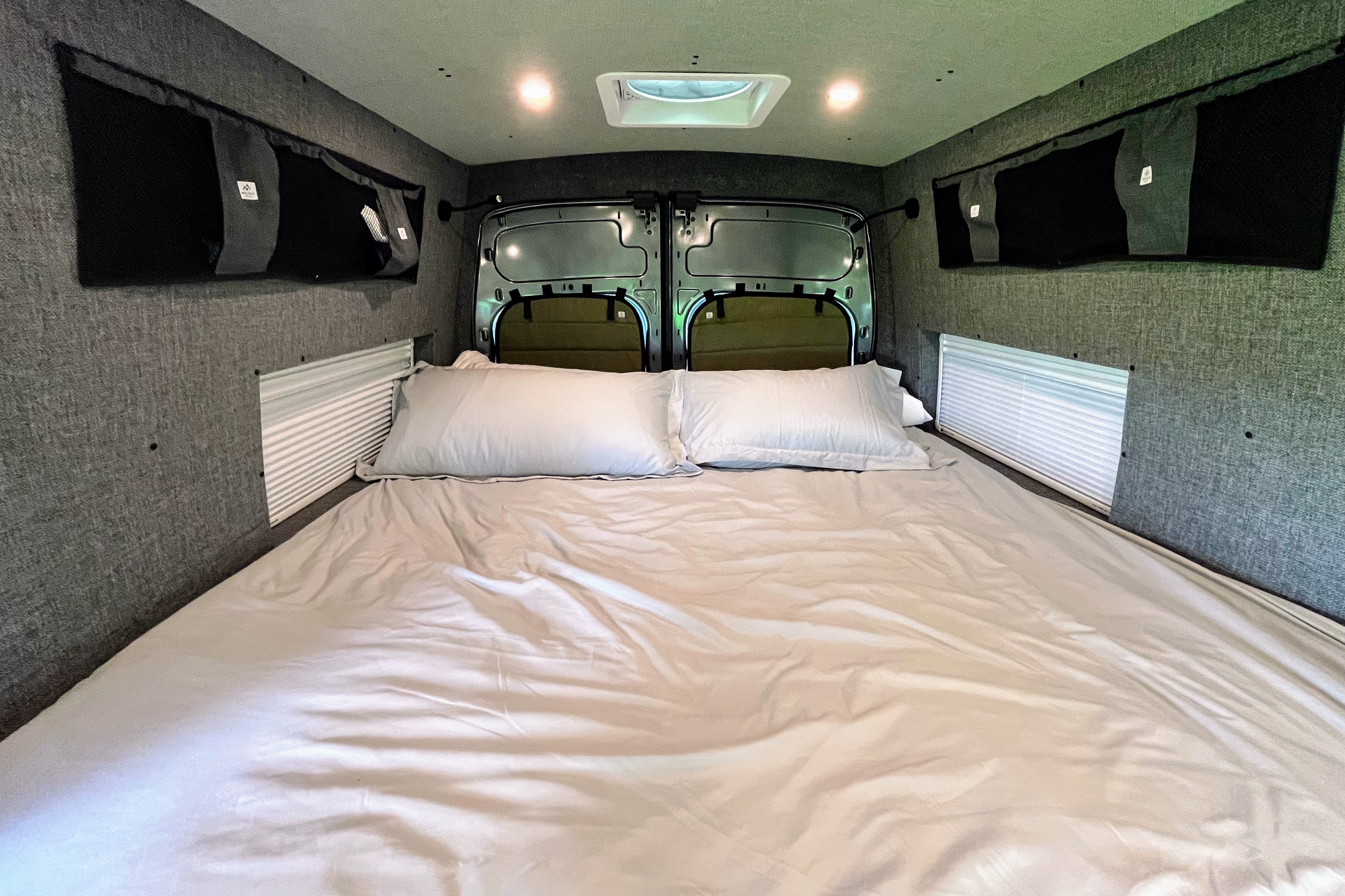 4x4 Moxie Adventure Van, Off-Grid Electric, Heat & AC, Get Outdoors!
