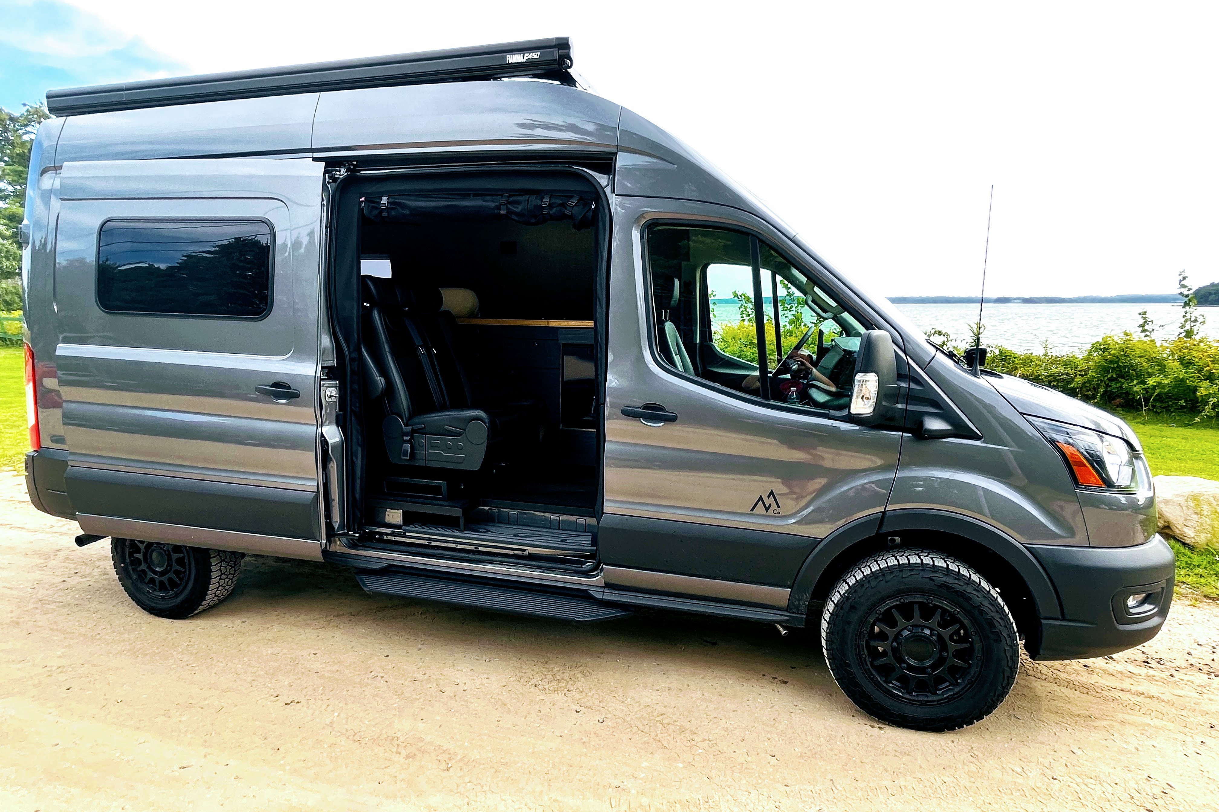 4x4 Moxie Adventure Van, Off-Grid Electric, Heat & AC, Get Outdoors!