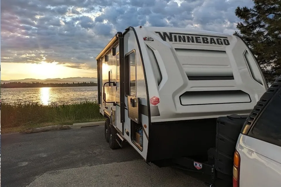 Ready for 2026 - Spacious Yet Compact: 2022 Winnebago - Fits 6, Tows Easy!