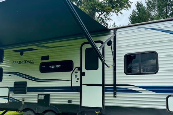 Wayne's Keystone Springdale 2400Bh Travel Trailer