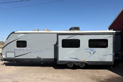Barry's Dutchmen Aerolite Travel Trailer