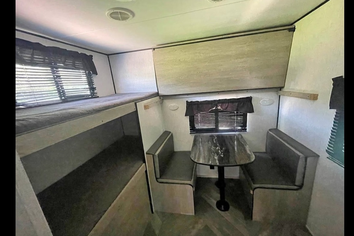 Tracy's Prowler 2021 Travel Trailer