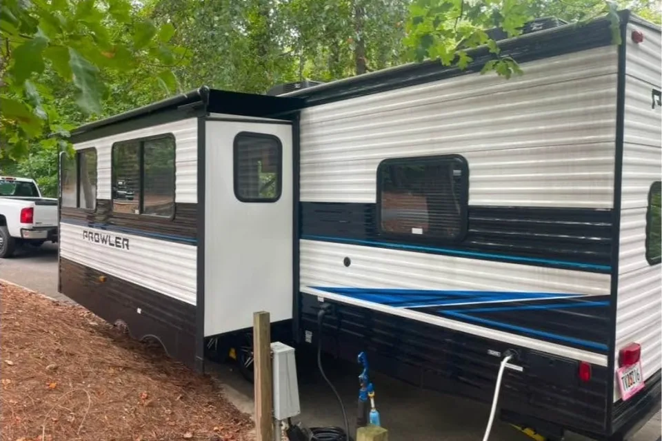Tracy's Prowler 2021 Travel Trailer