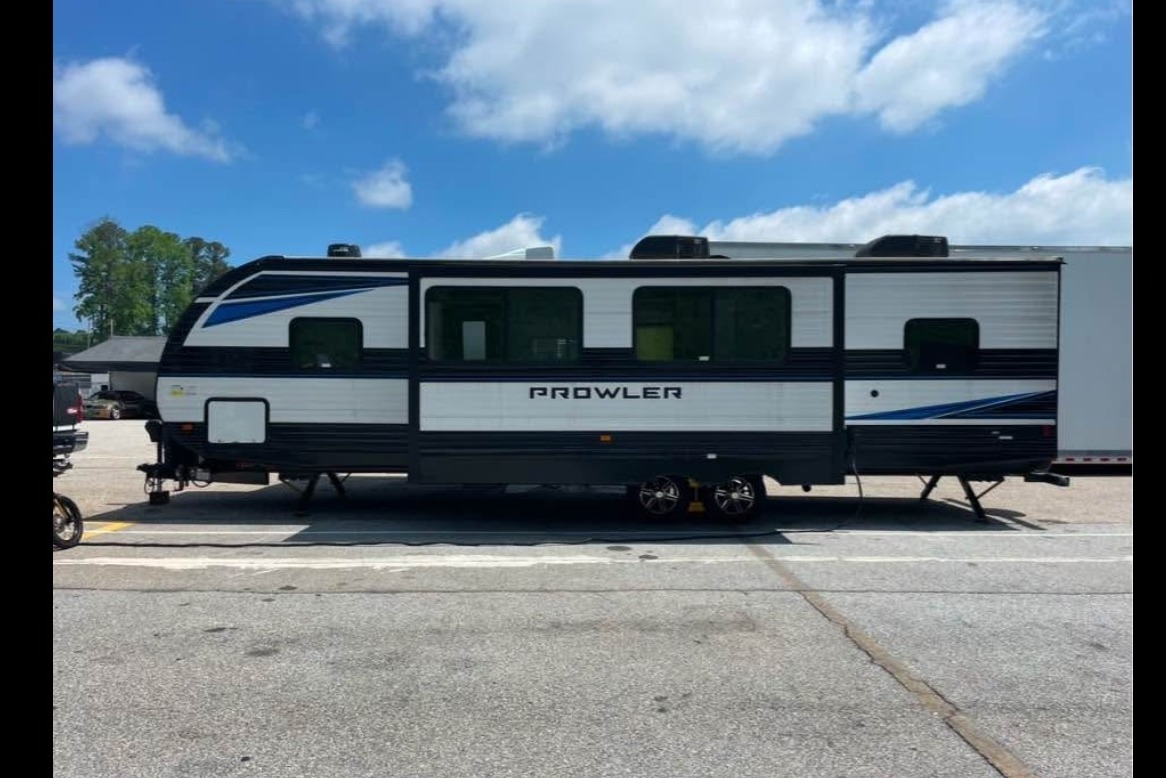 Tracy's Prowler 2021 Travel Trailer