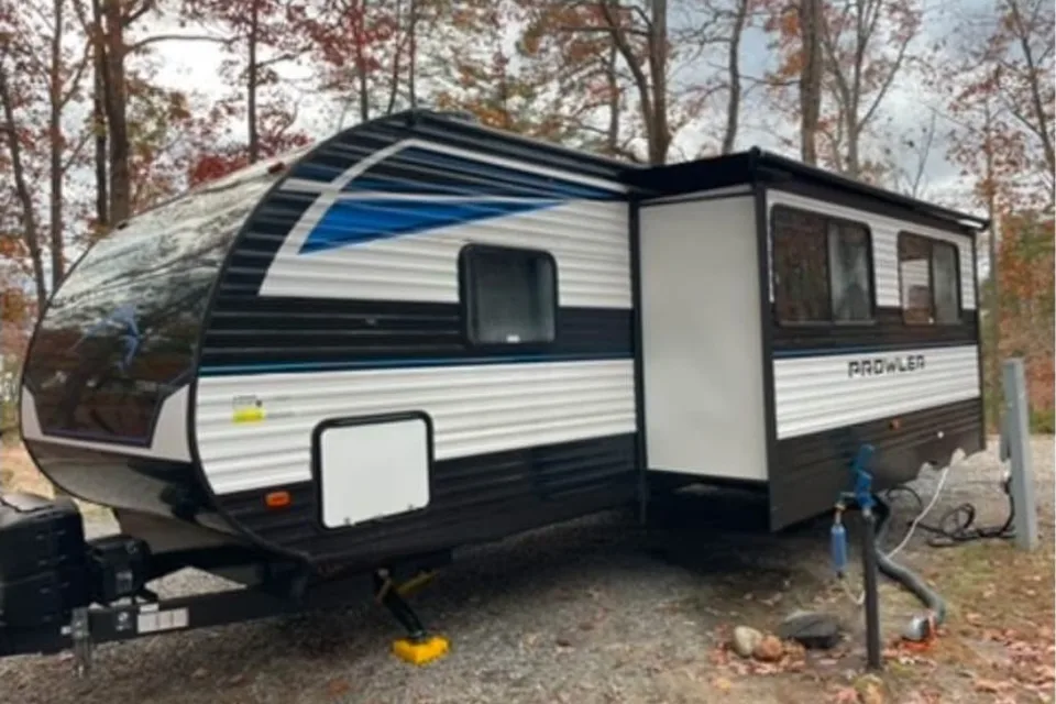 Tracy's Prowler 2021 Travel Trailer