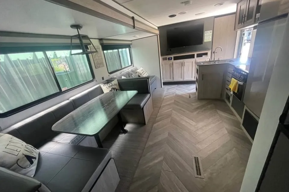 Tracy's Prowler 2021 Travel Trailer