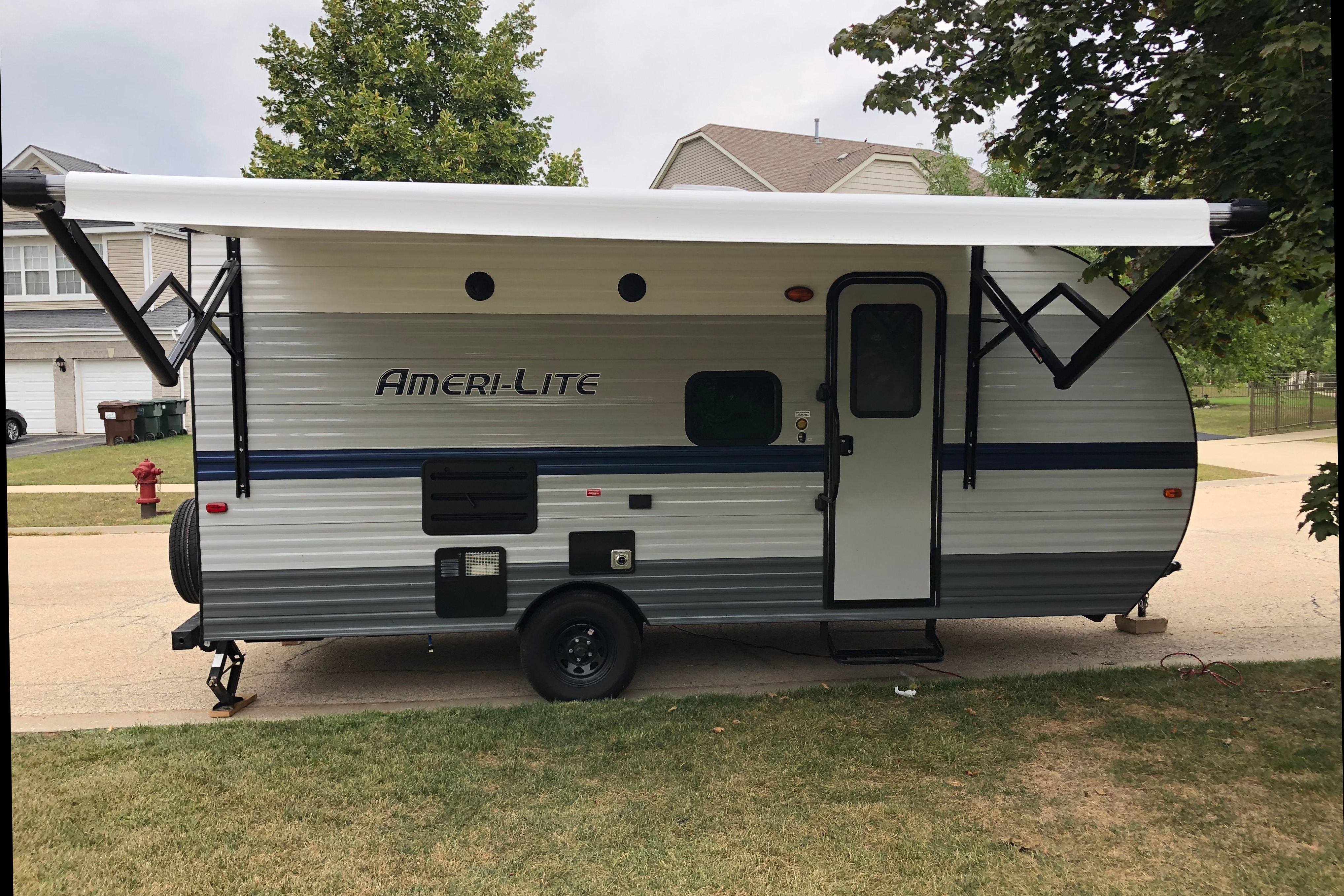 Cozy Gulf Stream Ameri-Lite Super Lite 199DD Travel Trailer