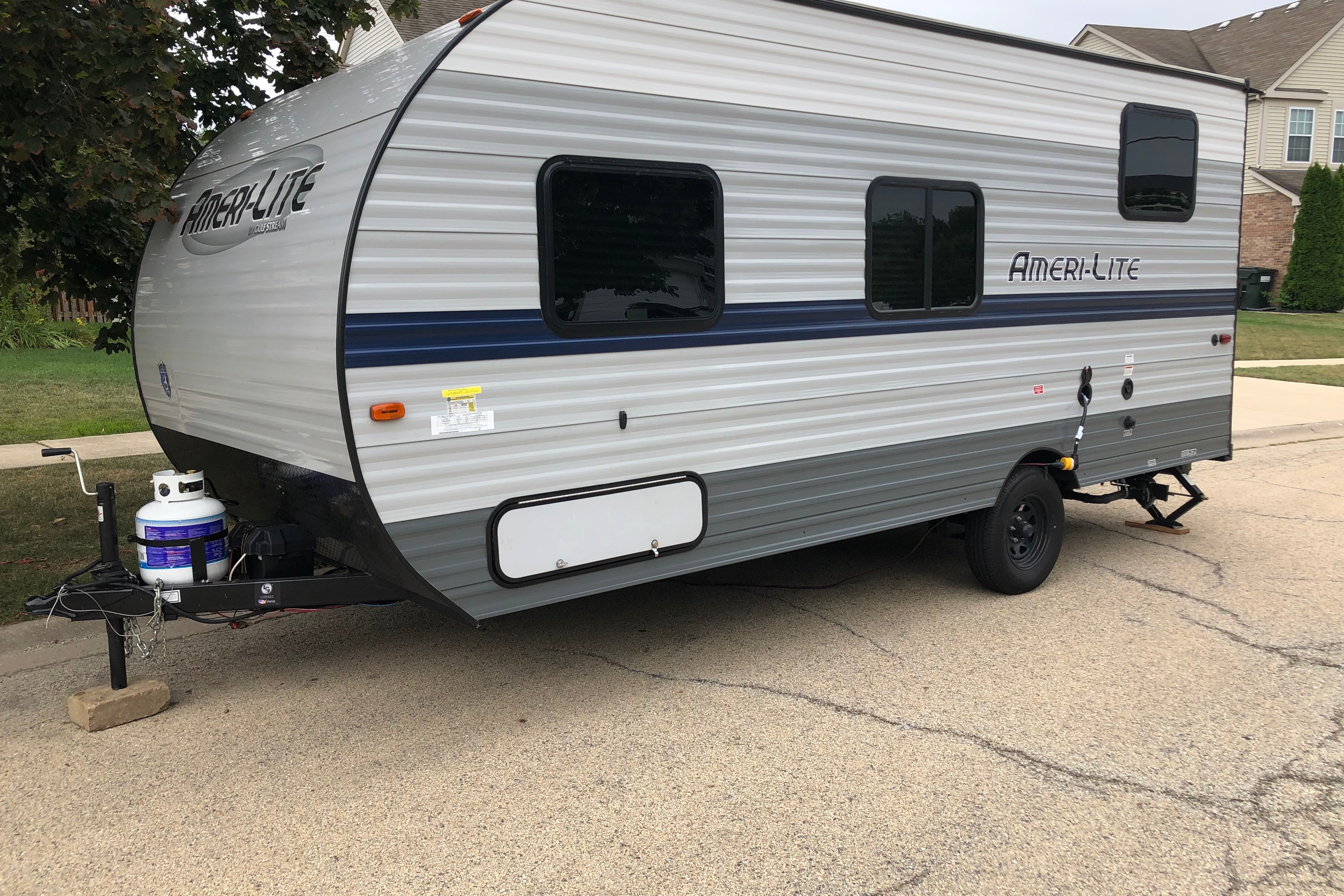 Cozy Gulf Stream Ameri-Lite Super Lite 199DD Travel Trailer