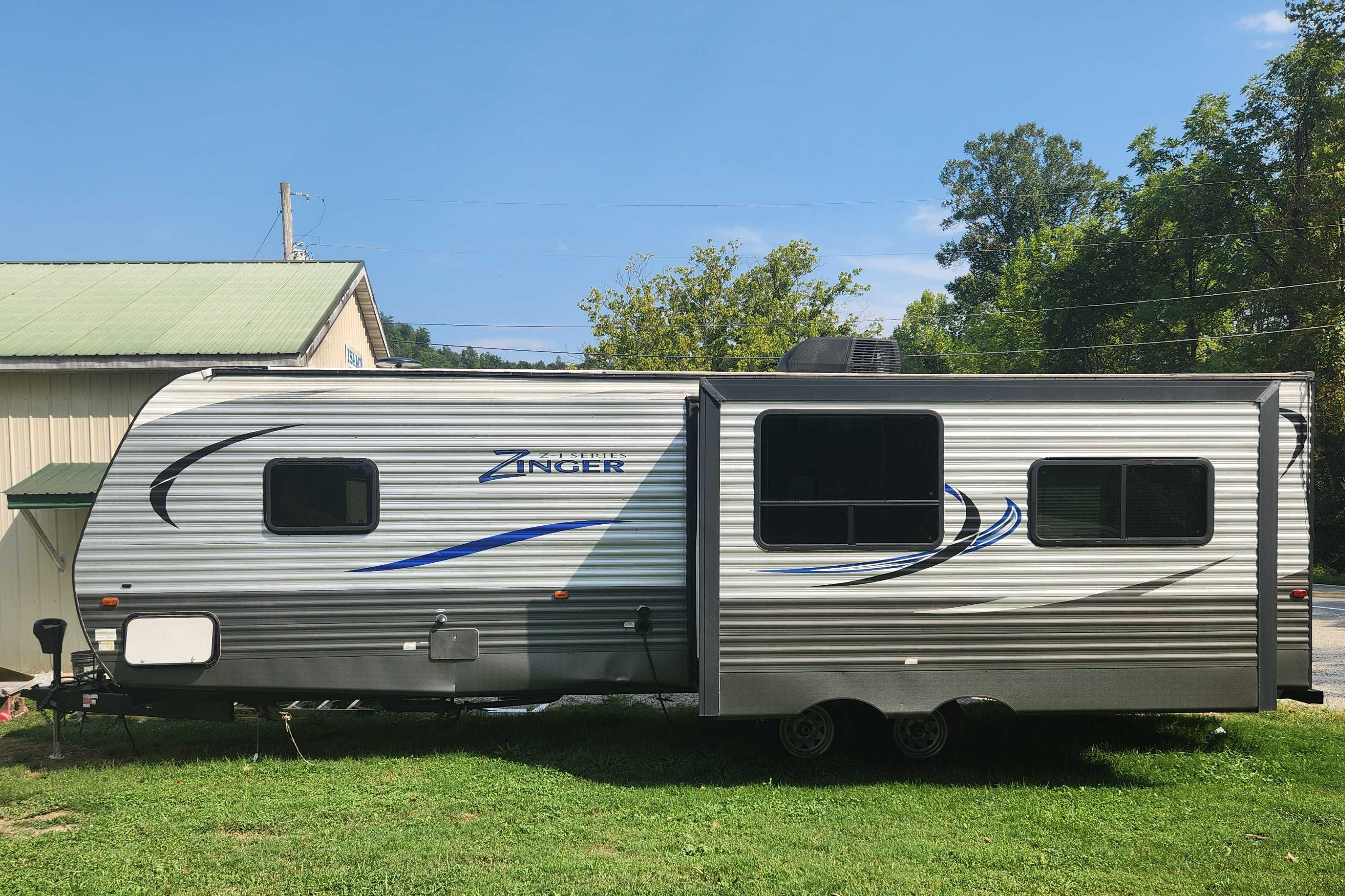 Curtis's Crossroads Zinger Travel Trailer
