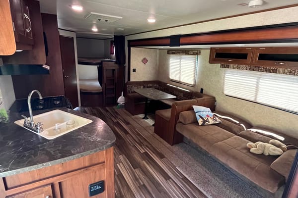 Making Memories: Cozy & Spacious Family Camper