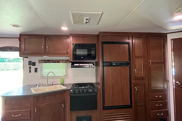 Making Memories: Cozy & Spacious Family Camper