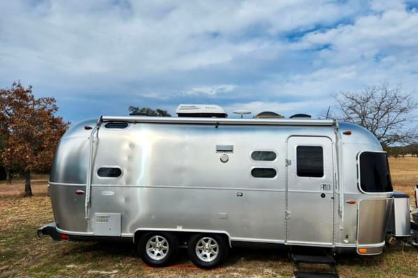 Antony's Airstream flying cloud Travel Trailer