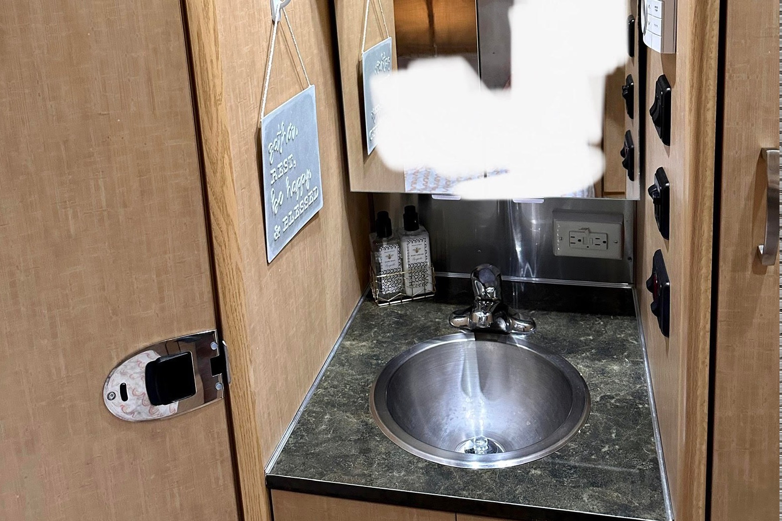 Antony's Airstream flying cloud Travel Trailer