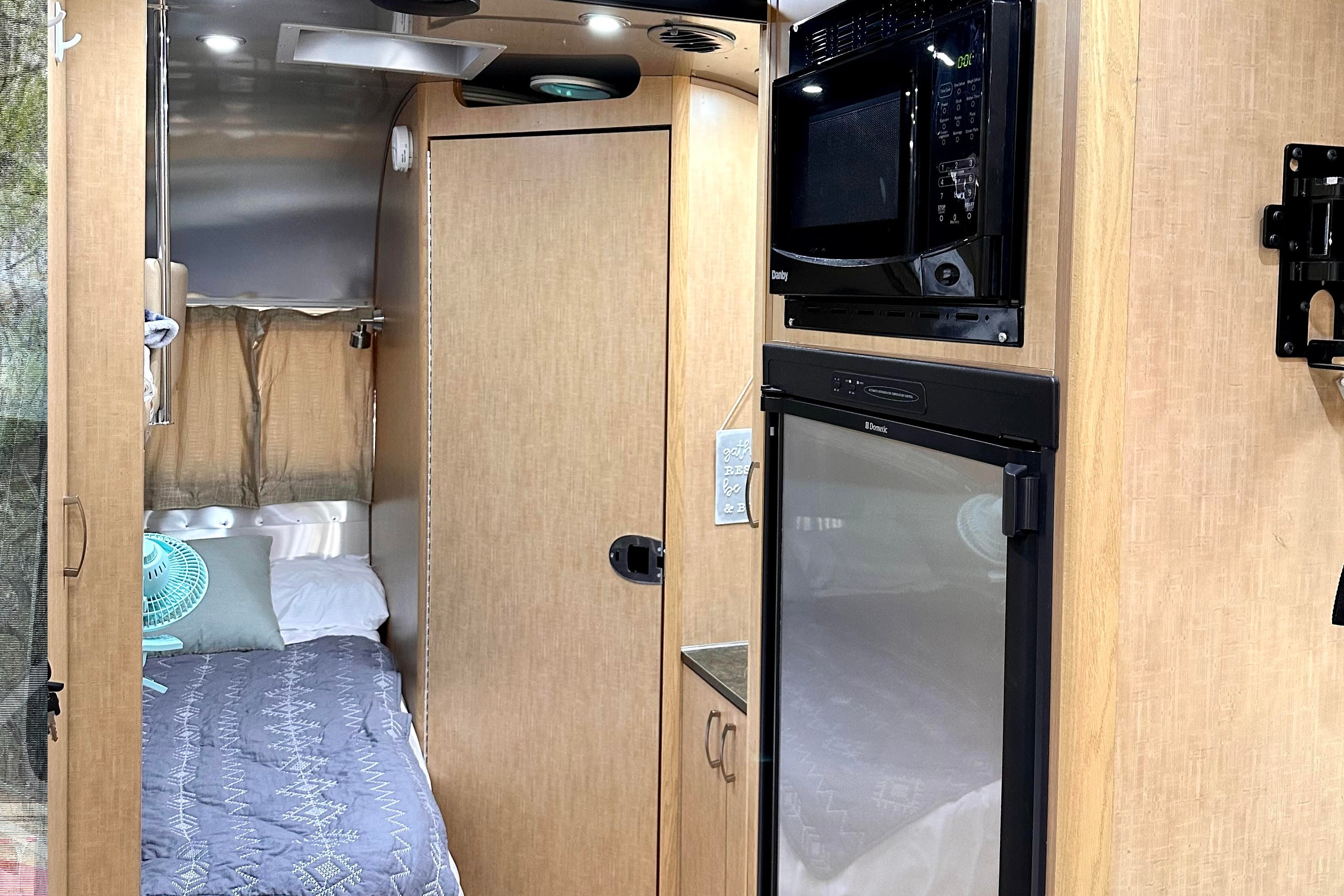 Antony's Airstream flying cloud Travel Trailer