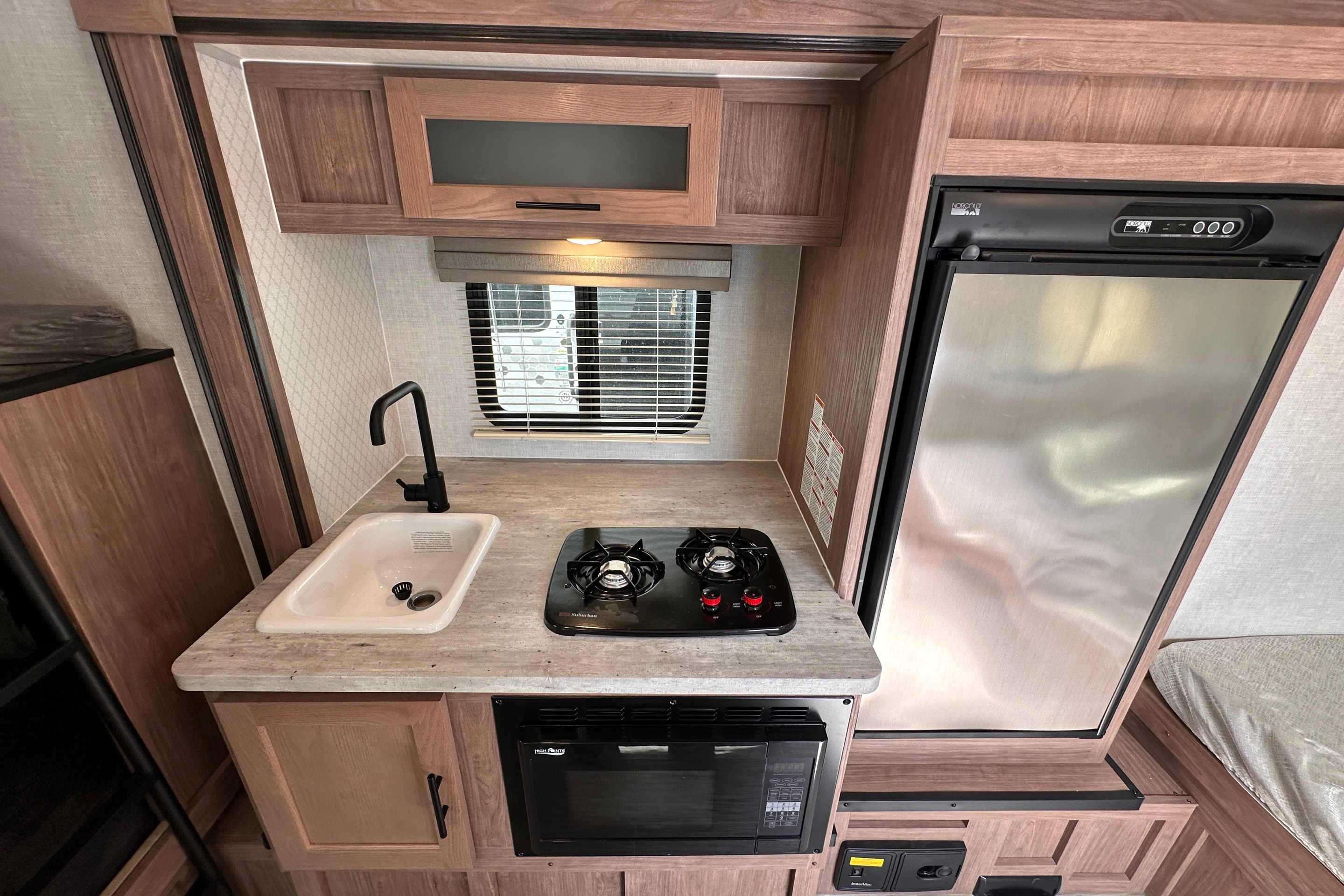 💖 Cozy Family Nobo 16.6 Travel Trailer 💖