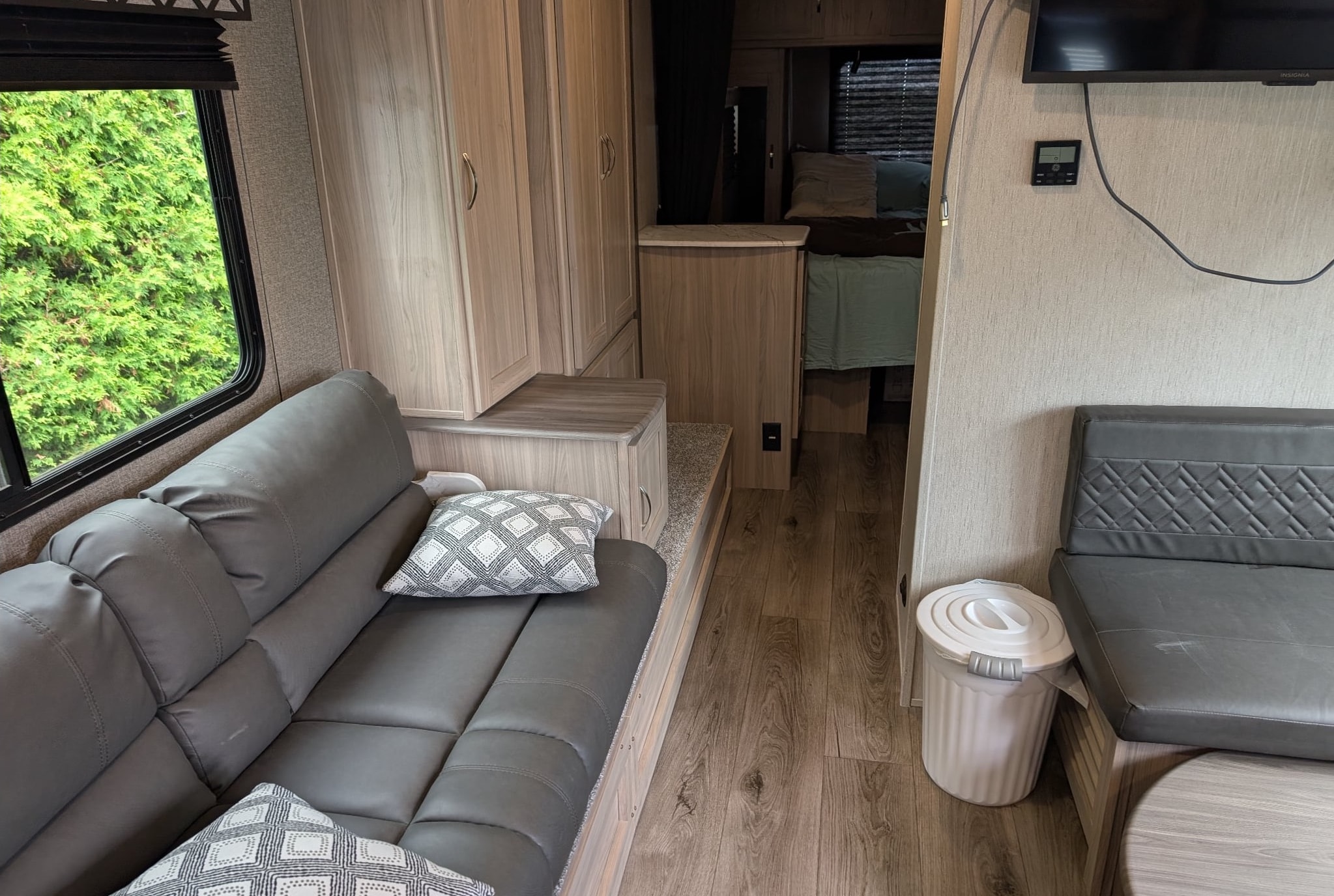 IBB Coachmen freedom express 246 RKS Travel Trailer