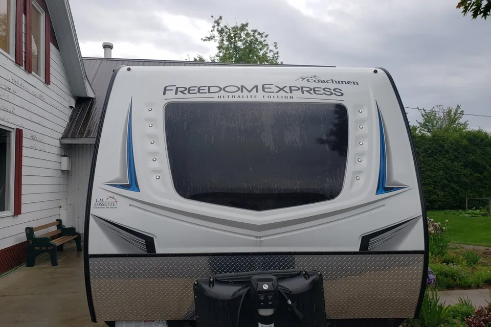 IBB Coachmen freedom express 246 RKS Travel Trailer