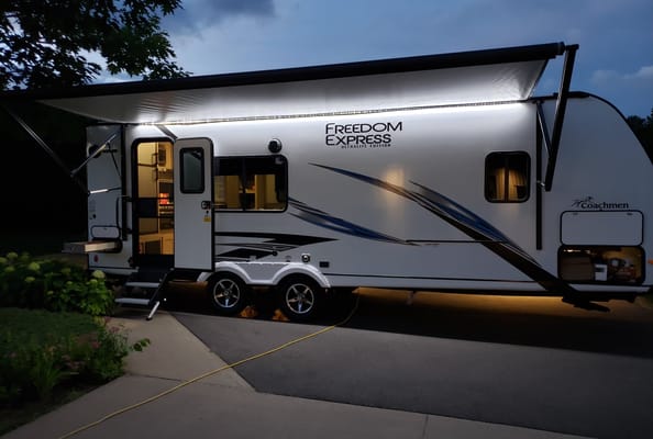 IBB Coachmen freedom express 246 RKS Travel Trailer