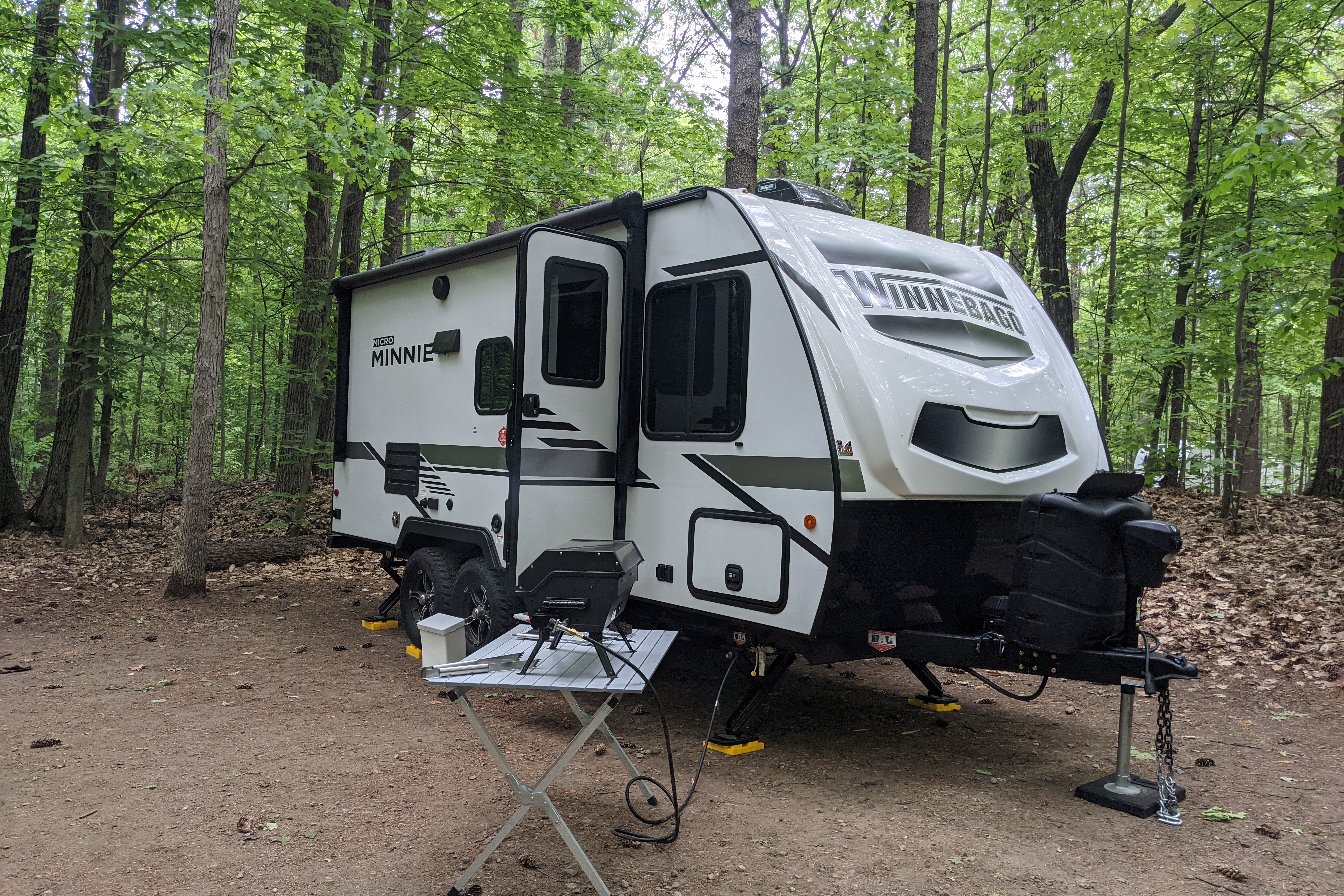 Jane la Winnebago Minnie Winnie 2100BH Travel Trailer 2021 Roulotte