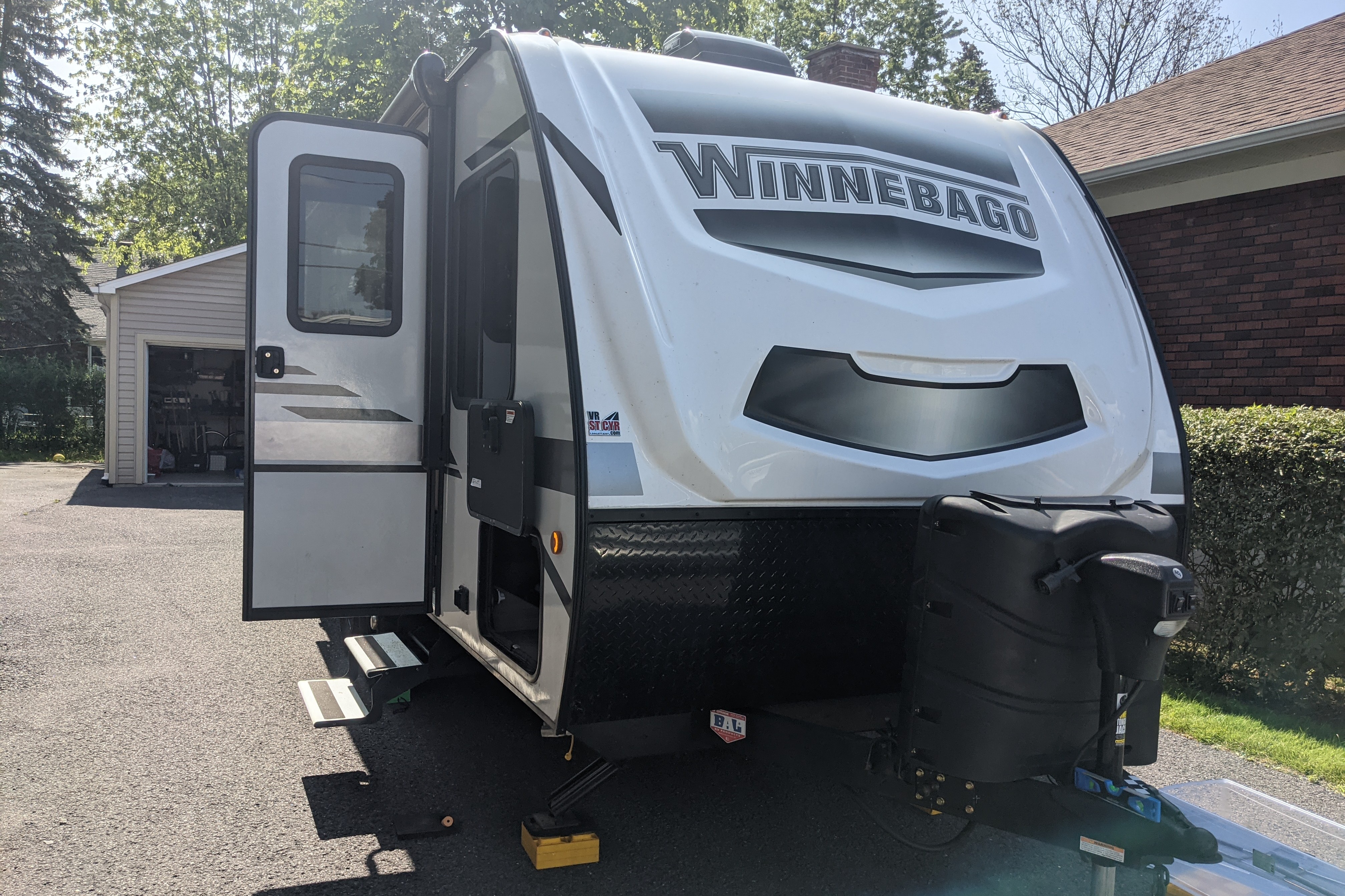 Jane la Winnebago Minnie Winnie 2100BH Travel Trailer 2021 Roulotte