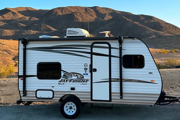 Jayco family trailer lightweight pet friendly