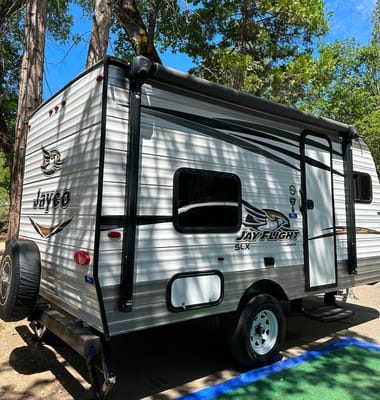 Jayco family trailer lightweight pet friendly