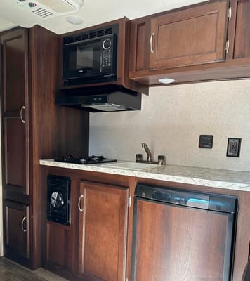Jayco family trailer lightweight pet friendly