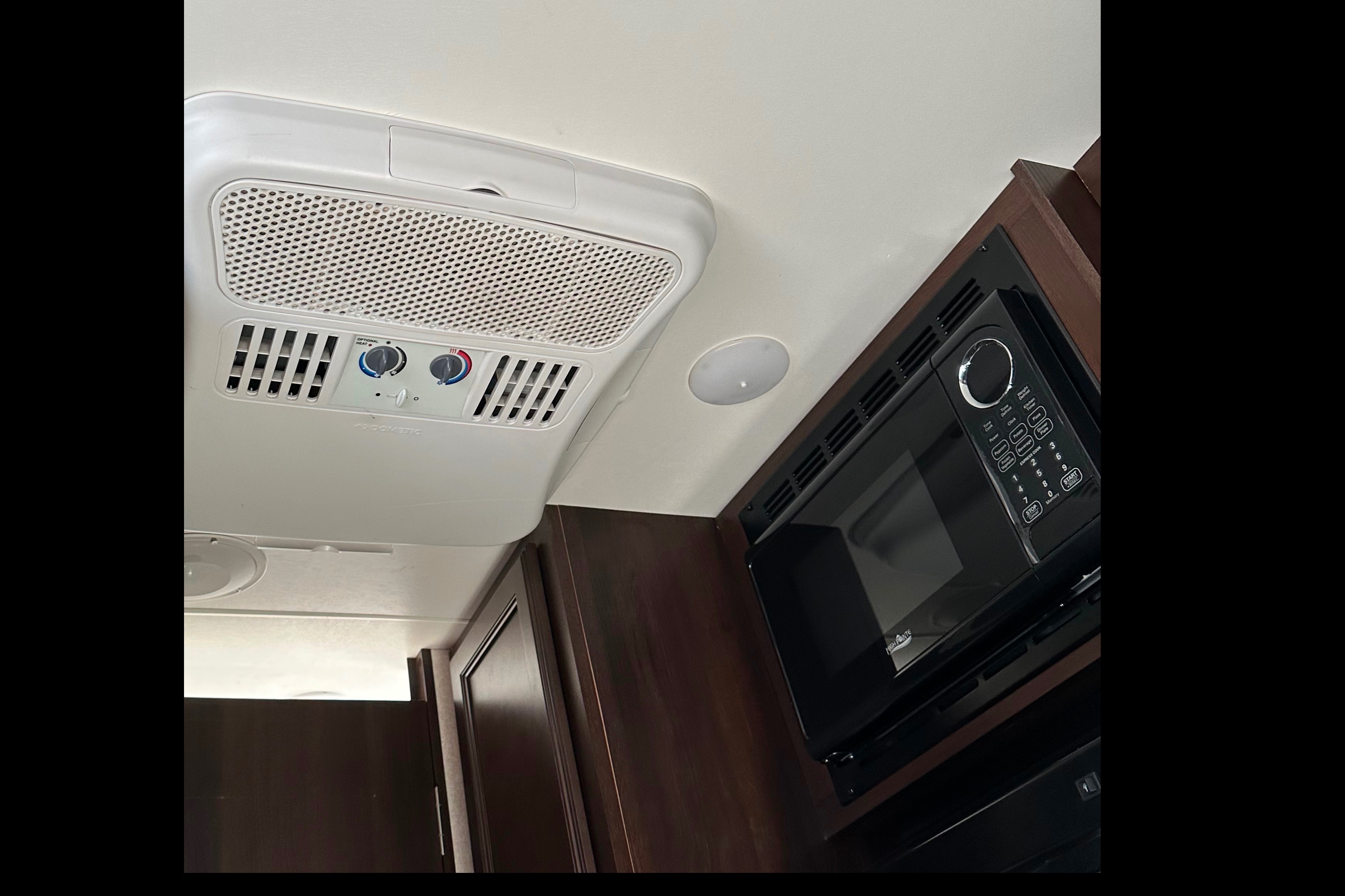 Jayco family trailer lightweight pet friendly 