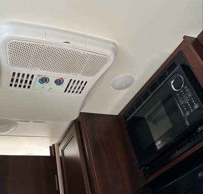 Jayco family trailer lightweight pet friendly