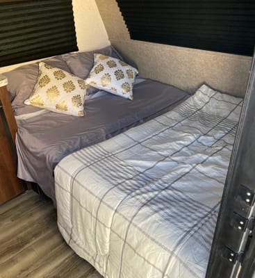 Jayco family trailer lightweight pet friendly