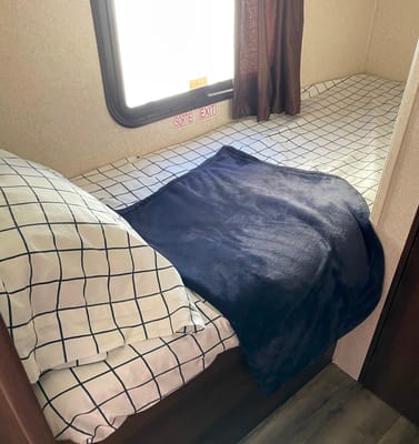 Jayco family trailer lightweight pet friendly