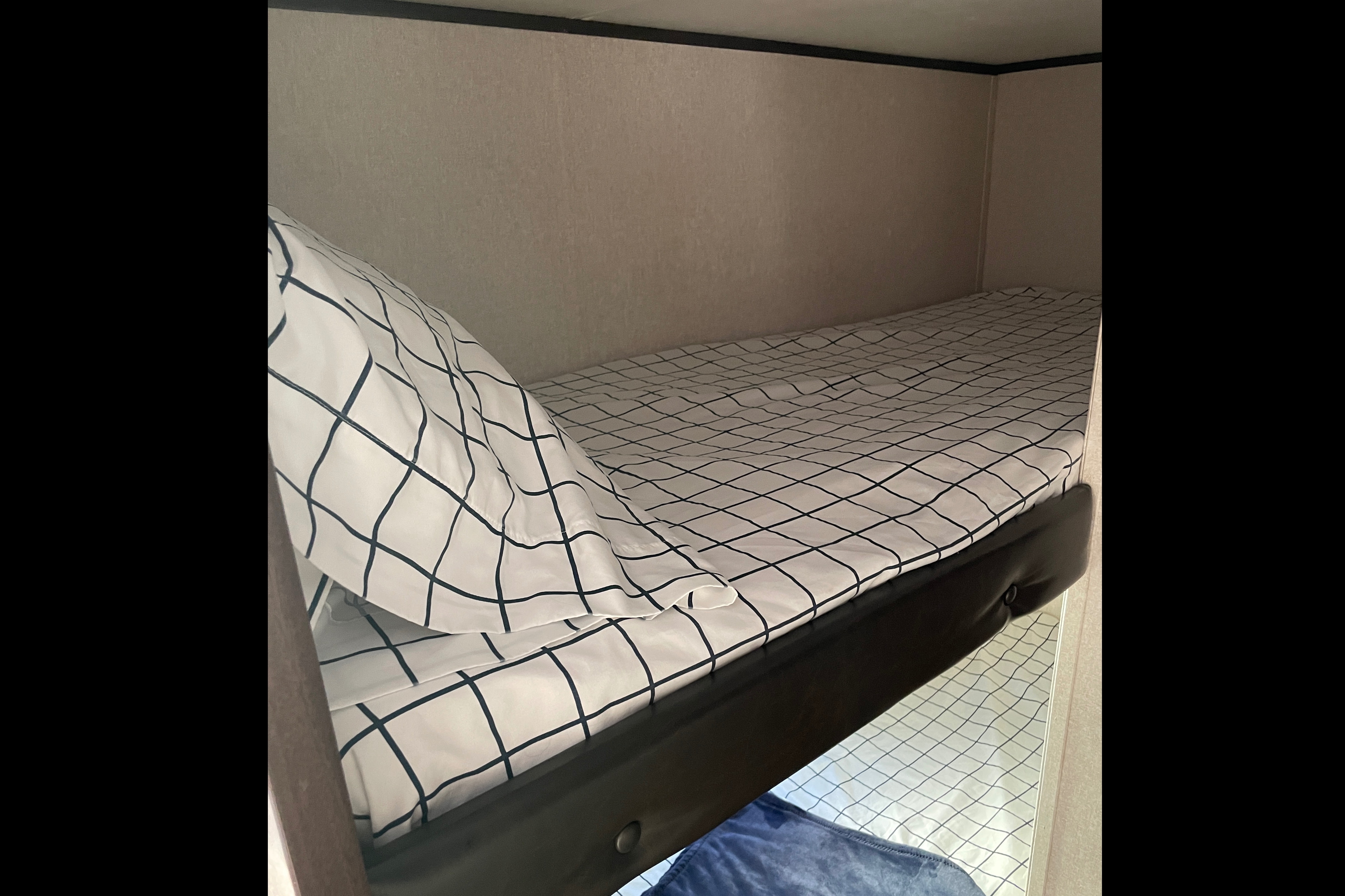 Jayco family trailer lightweight pet friendly 